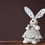 Jak si vyrobit velikonočního zajíčka? DIY i pro děti