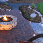Jak si postavit ohniště na zahradě? Posezení u ohně si užijete