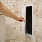 Neviditelná revizní dvířka: Jak docílit dokonale čistého vzhledu koupelny bez viditelných prvků?